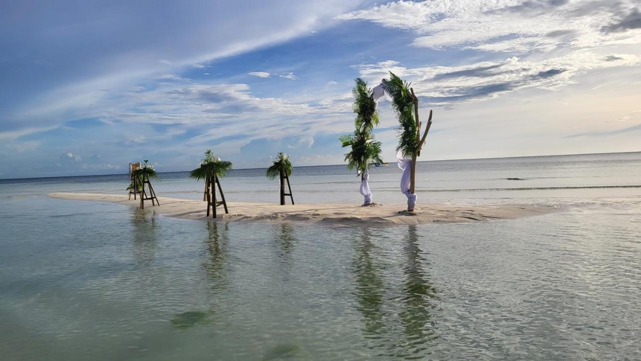 Apo Diver Beach Resort Σαν Χουάν Εξωτερικό φωτογραφία